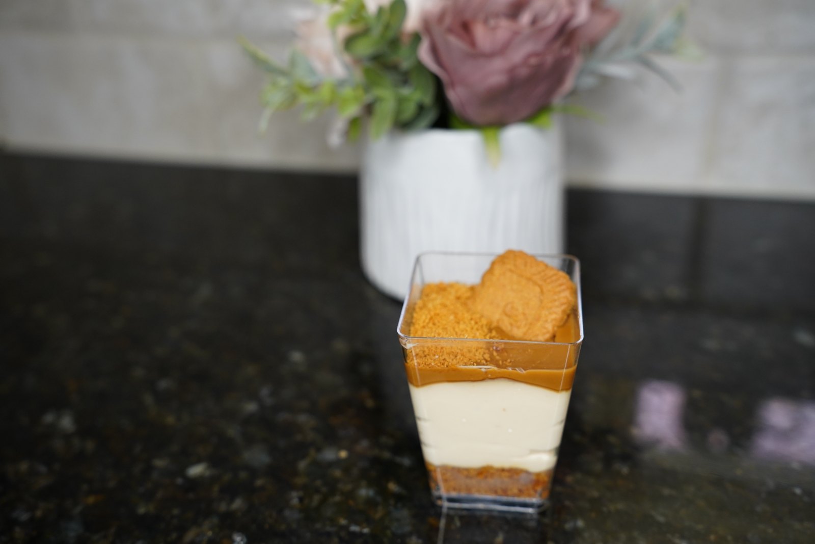 Biscoff cheesecake cups with cookie crumble